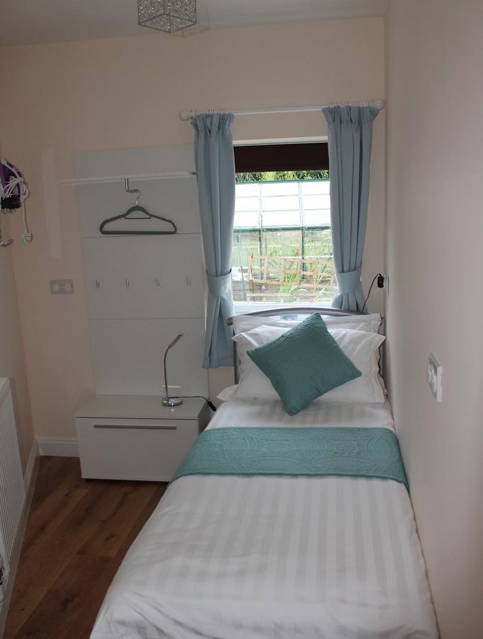 Magnolia Self Contained Suites Coalpit Heath Exterior foto